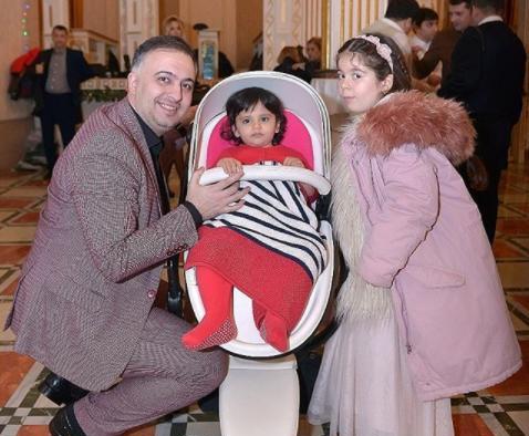 Hüseyn və qızlarından yeni foto