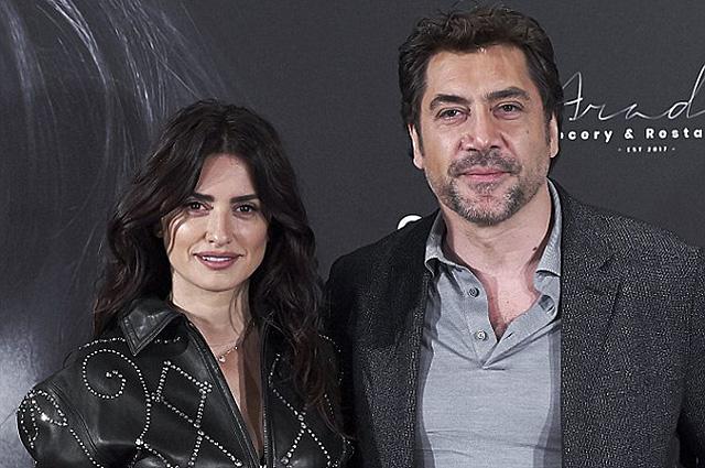 Penelopa Krus əri ilə çəkildiyi filmin premyerasında