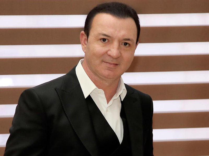 Vasif direktor olmaq istəyir