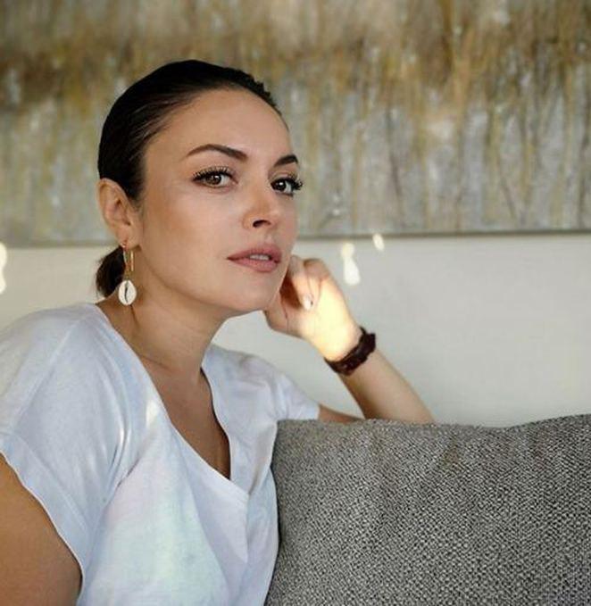 Ezgi Mola ərə gedir?