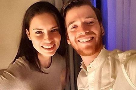 Böyük eşq bitdi - Adriana Metini sildi