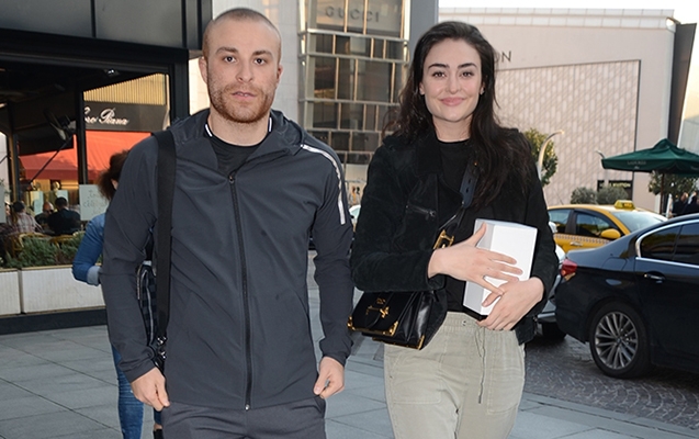 Aktrisa Esra Bilgiç futbolçu olan ərindən boşandı