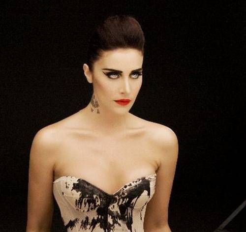 Sıla yeni döyməsi ilə hər kəsin diqqətini cəlb edib