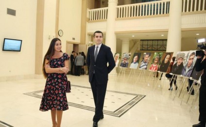 Arzu Əliyeva film izlədi