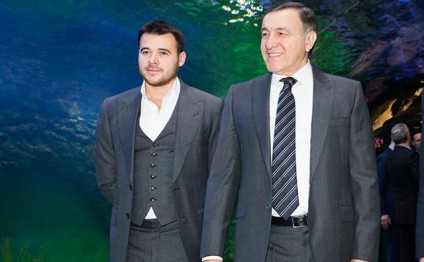 Emin Ağalarov atası ilə tədbirdə