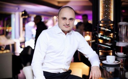 Miri Yusif anası ilə