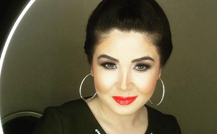 Elnarə Xəlilova yeni kliplərini təqdim edib