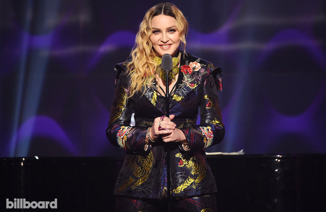 Madonna "İlin qadını" oldu