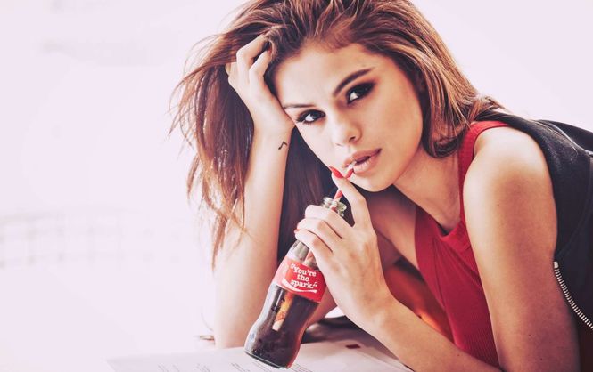 Selena Gomez siyahıda liderliyə yüksəldi